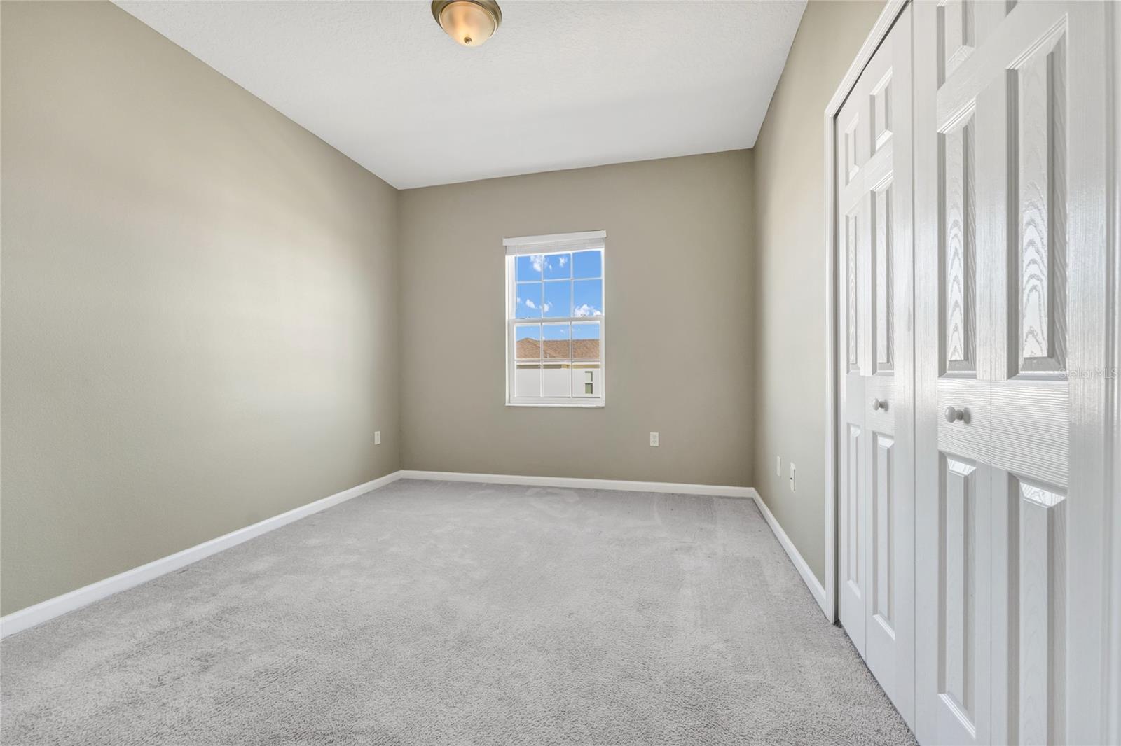 Image 19 of 31 For 258 Bella Prestwick Boulevard