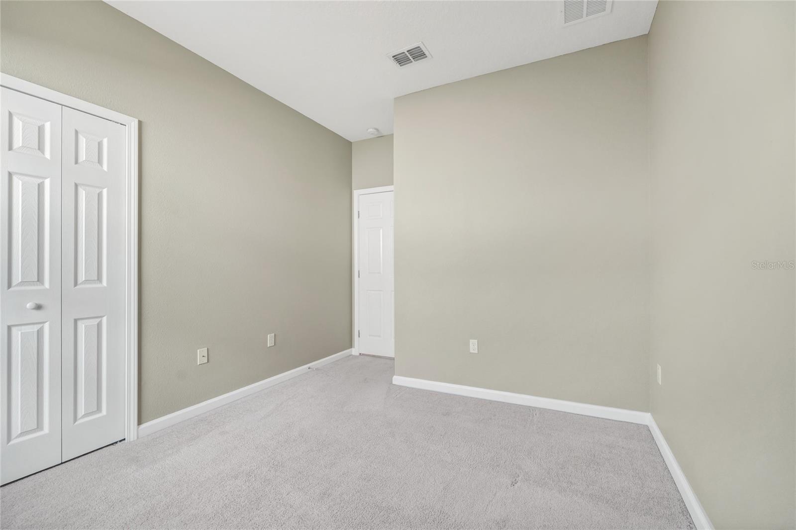 Image 22 of 31 For 258 Bella Prestwick Boulevard