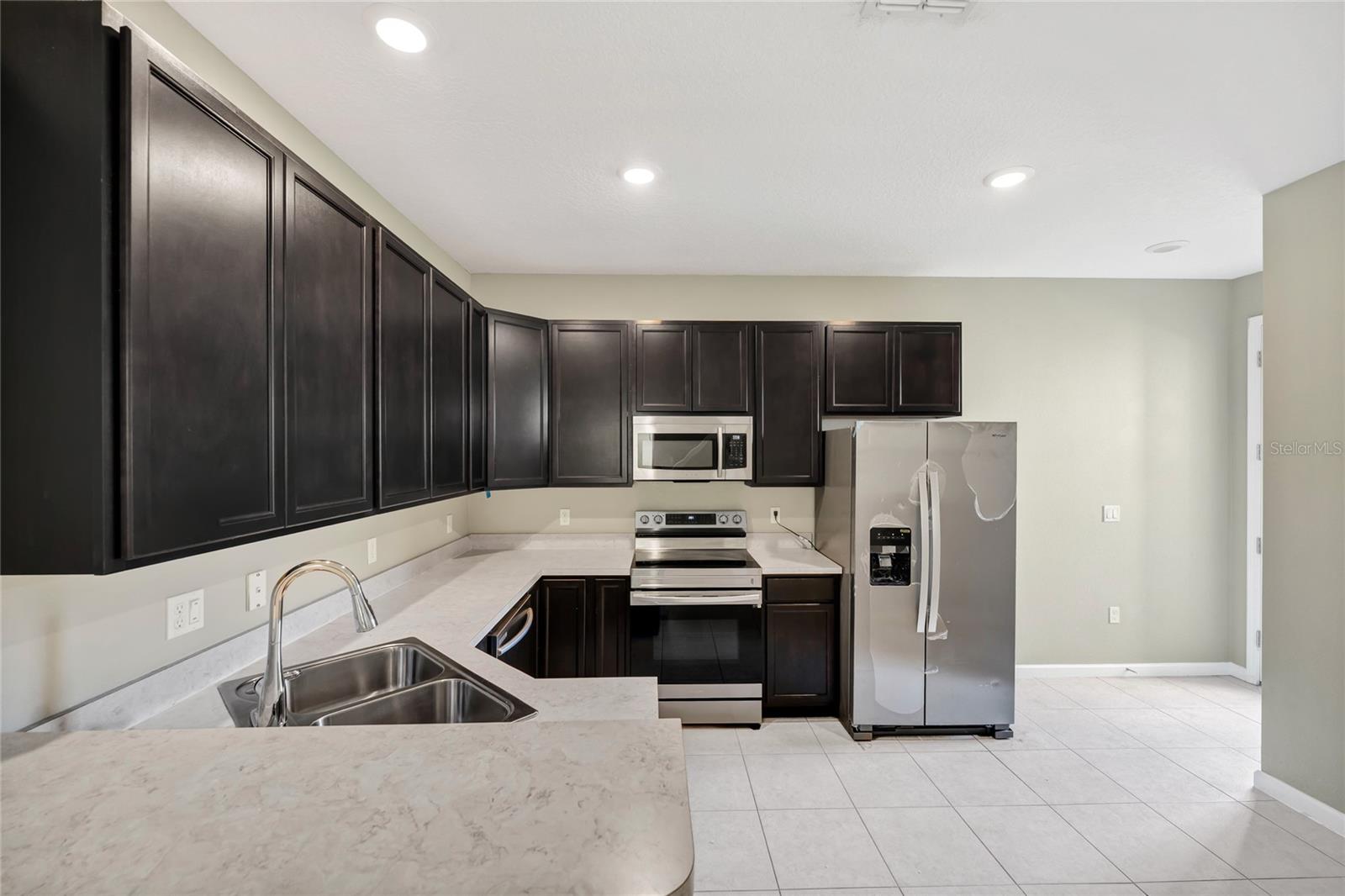 Image 6 of 31 For 258 Bella Prestwick Boulevard