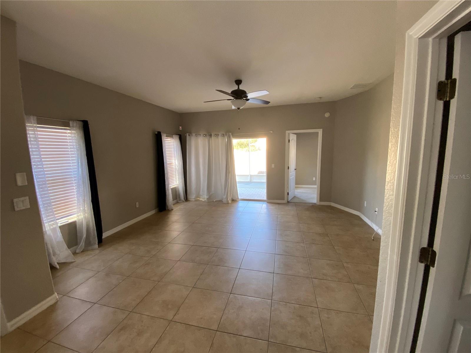 Image 7 of 19 For 201 Dyson Drive