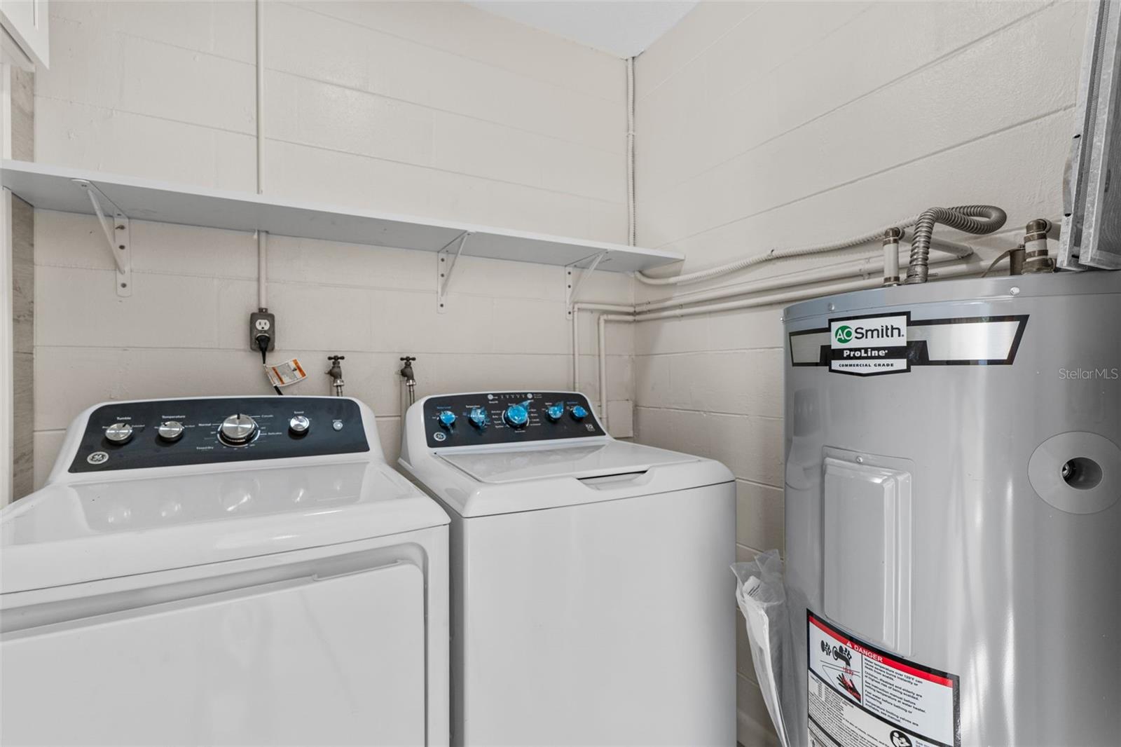 Image 16 of 18 For 183 Hill Avenue 90