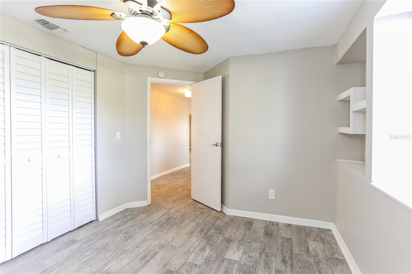 Image 11 of 16 For 4681 Swallowtail Drive