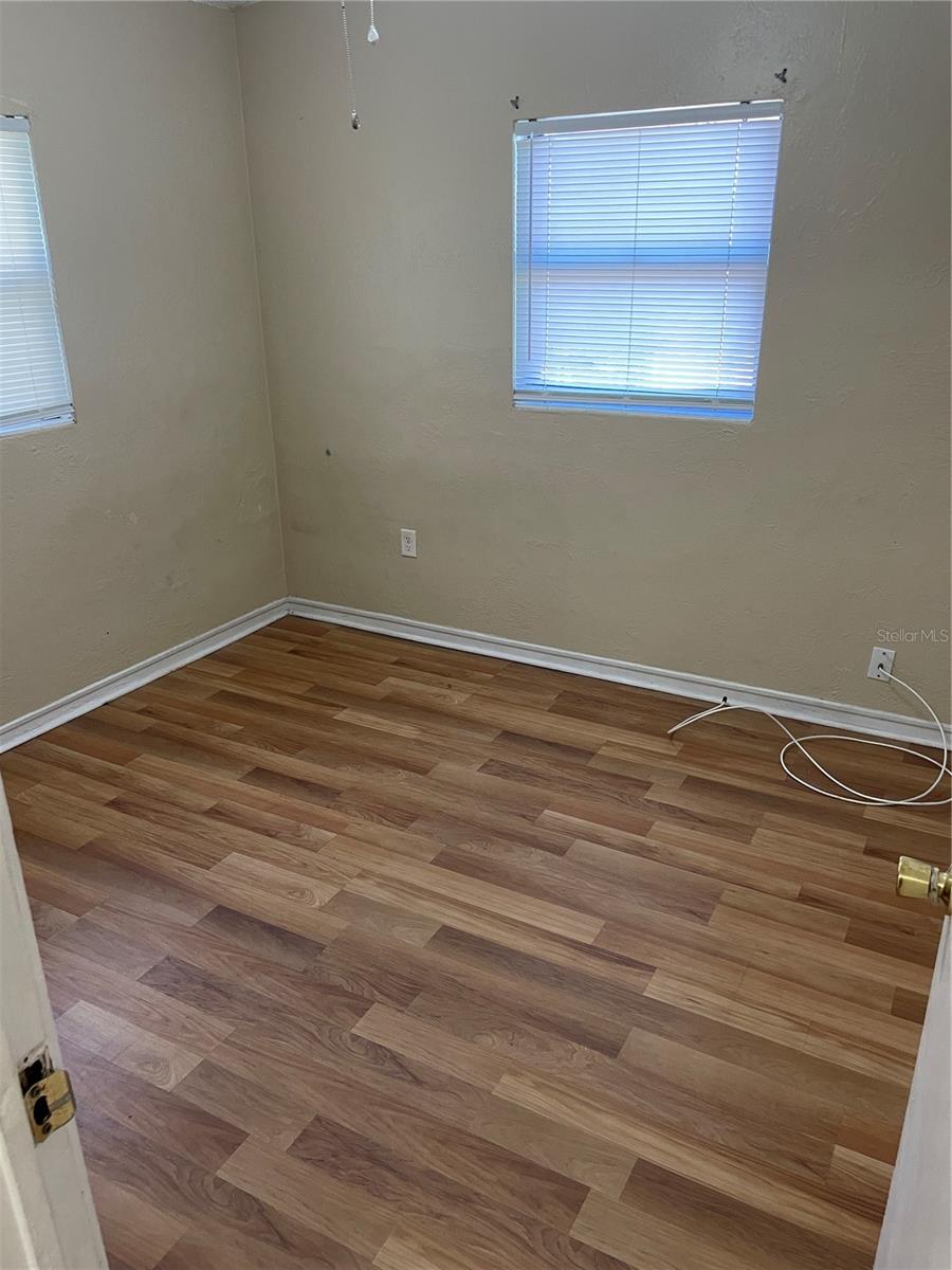 Image 10 of 23 For 4706 Robbins Avenue