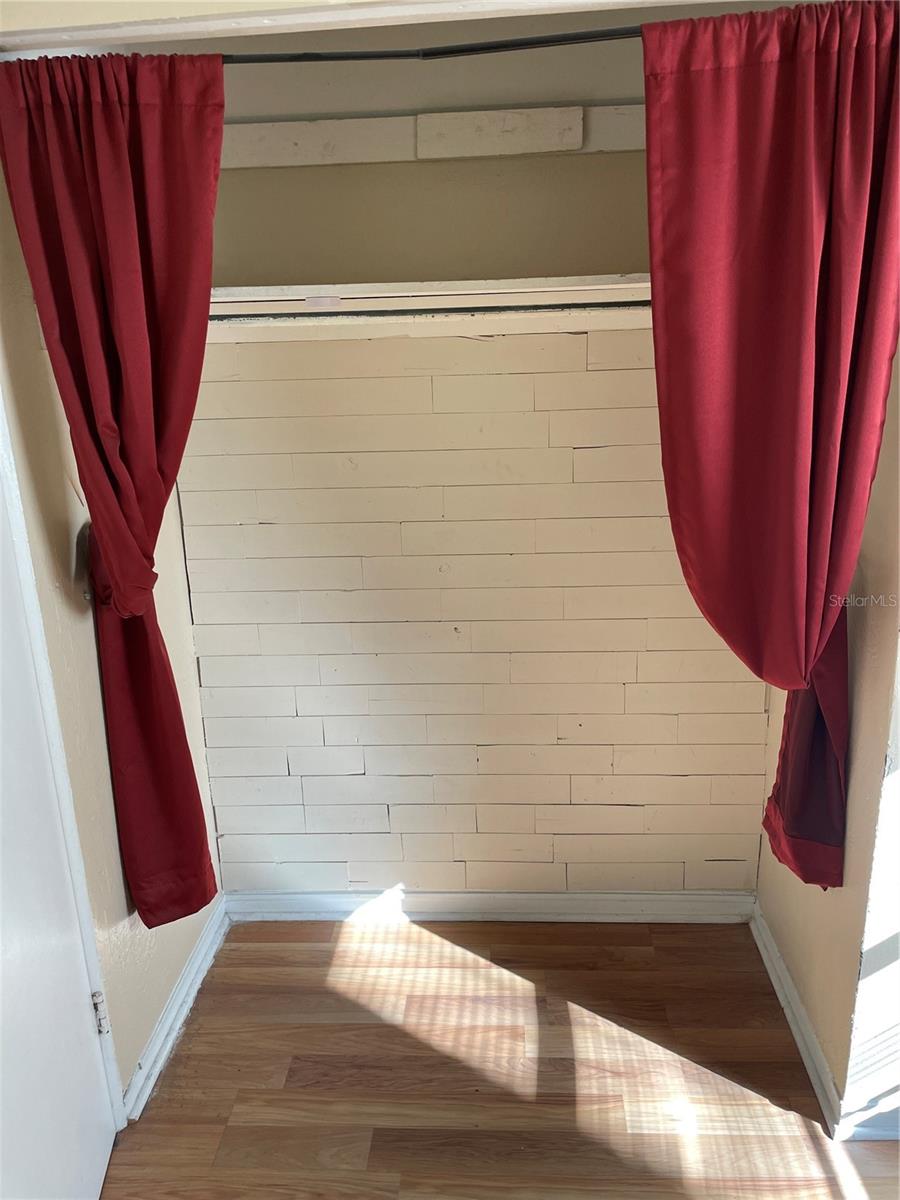 Image 17 of 23 For 4706 Robbins Avenue