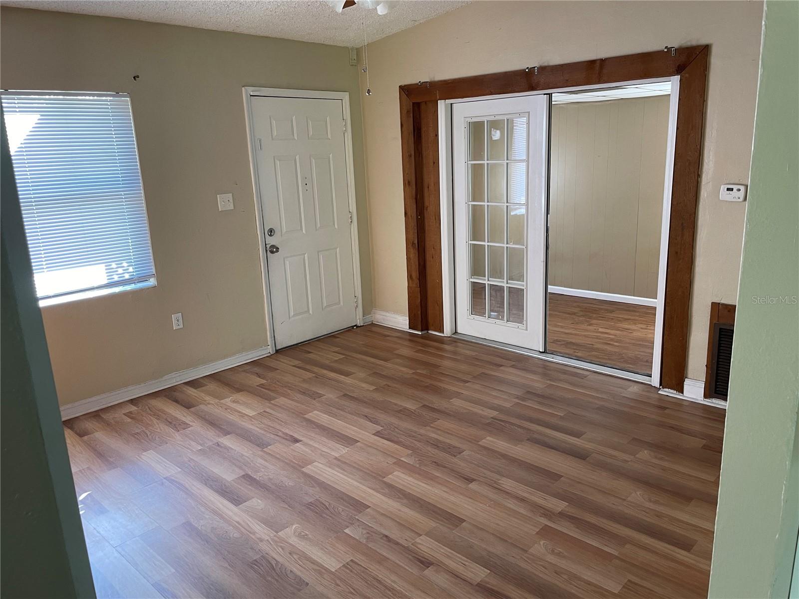 Image 5 of 23 For 4706 Robbins Avenue