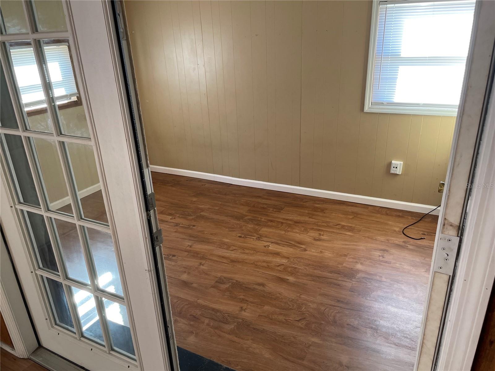 Image 6 of 23 For 4706 Robbins Avenue