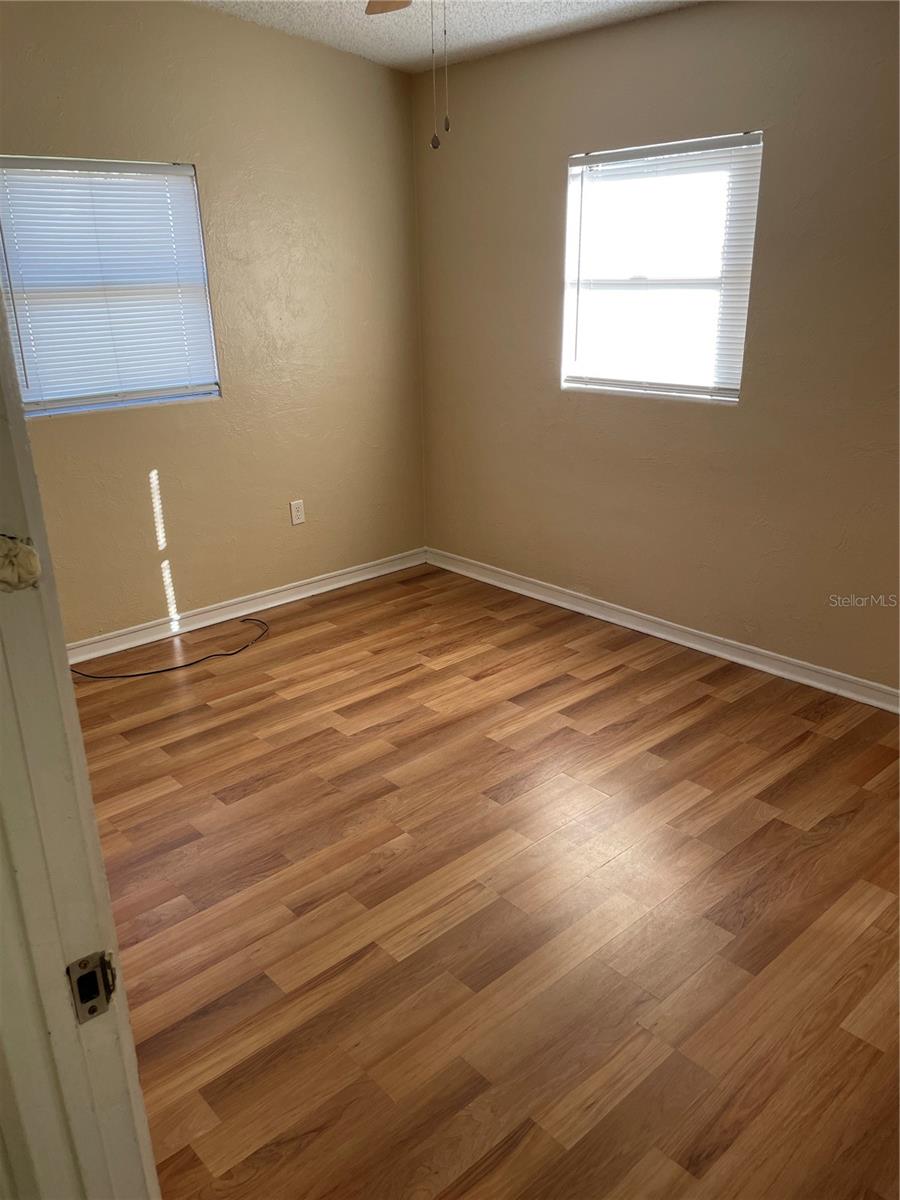 Image 9 of 23 For 4706 Robbins Avenue