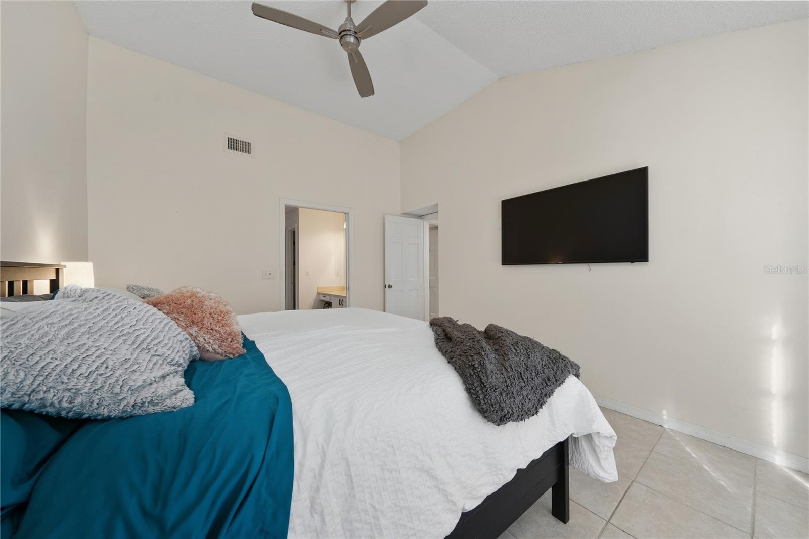 Image 18 of 45 For 2836 Waymeyer Drive