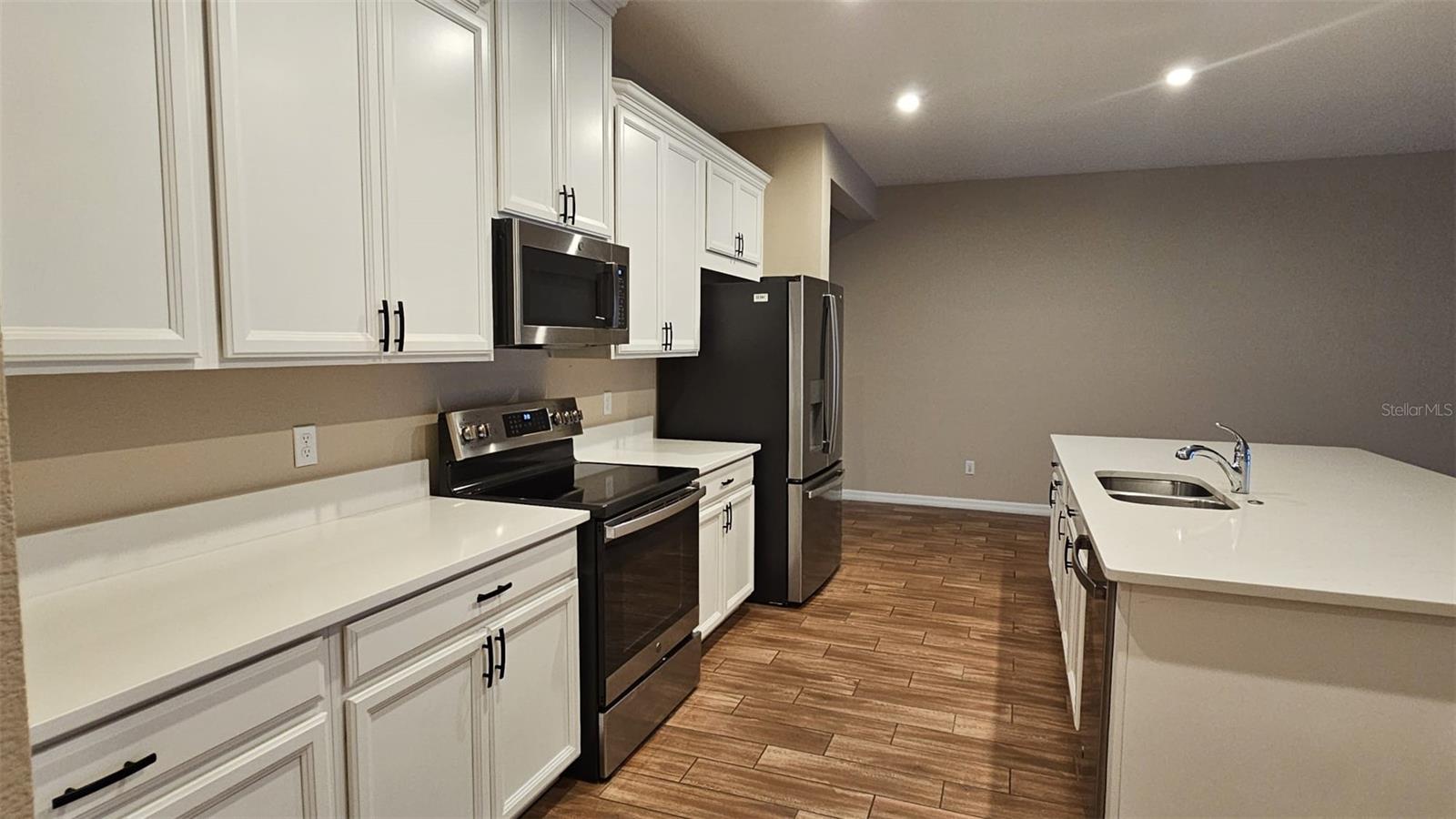 Image 7 of 26 For 3448 Current Avenue