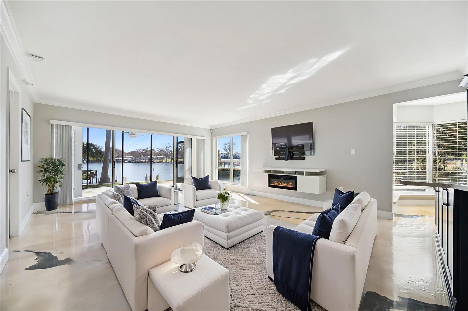 Image 12 of 54 For 206 Quayside Circle 103