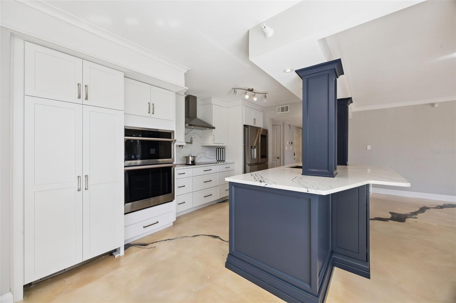 Image 19 of 54 For 206 Quayside Circle 103