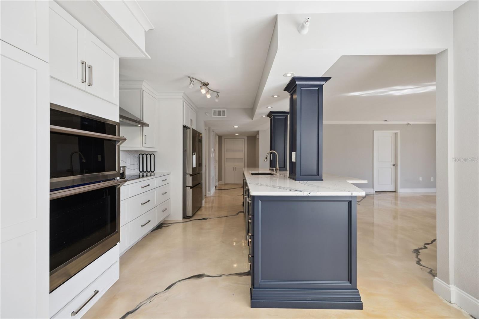 Image 20 of 54 For 206 Quayside Circle 103