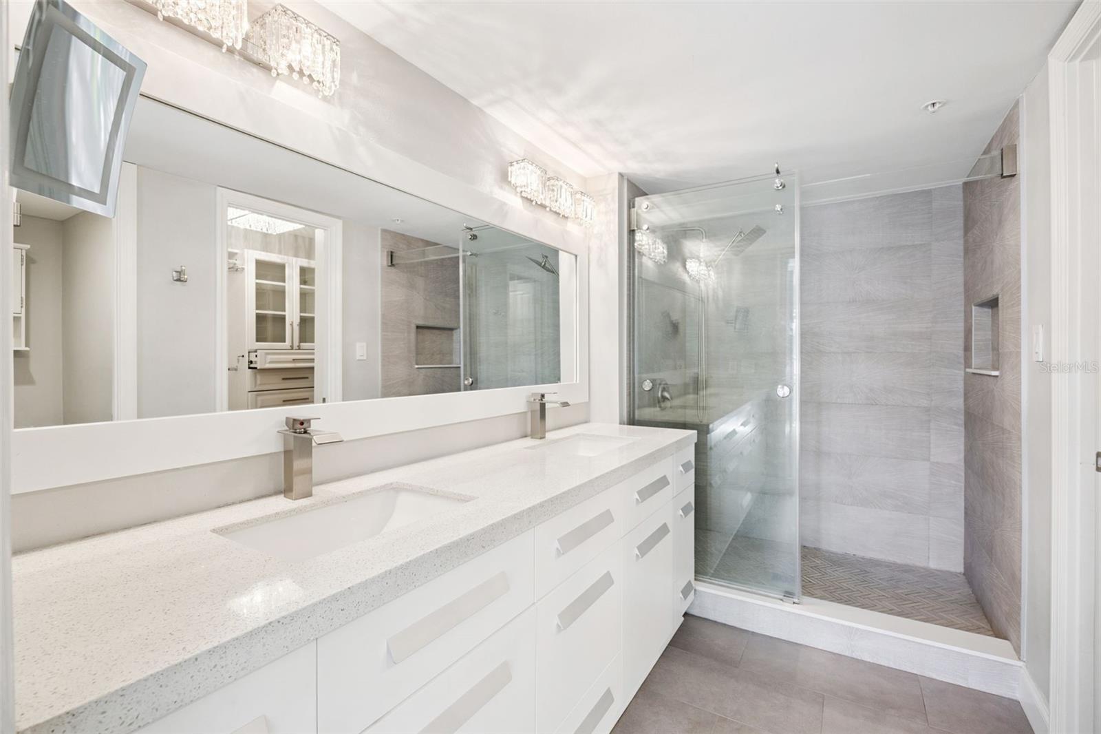 Image 29 of 54 For 206 Quayside Circle 103