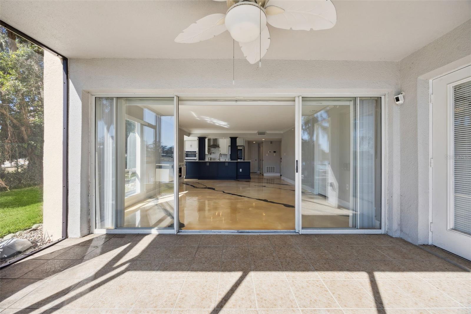 Image 44 of 54 For 206 Quayside Circle 103