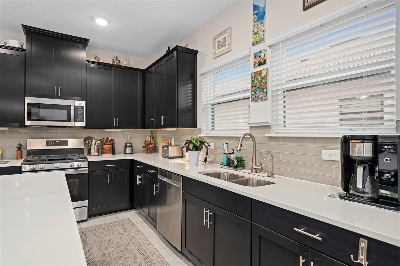 Image 10 of 67 For 915 Braewood Drive