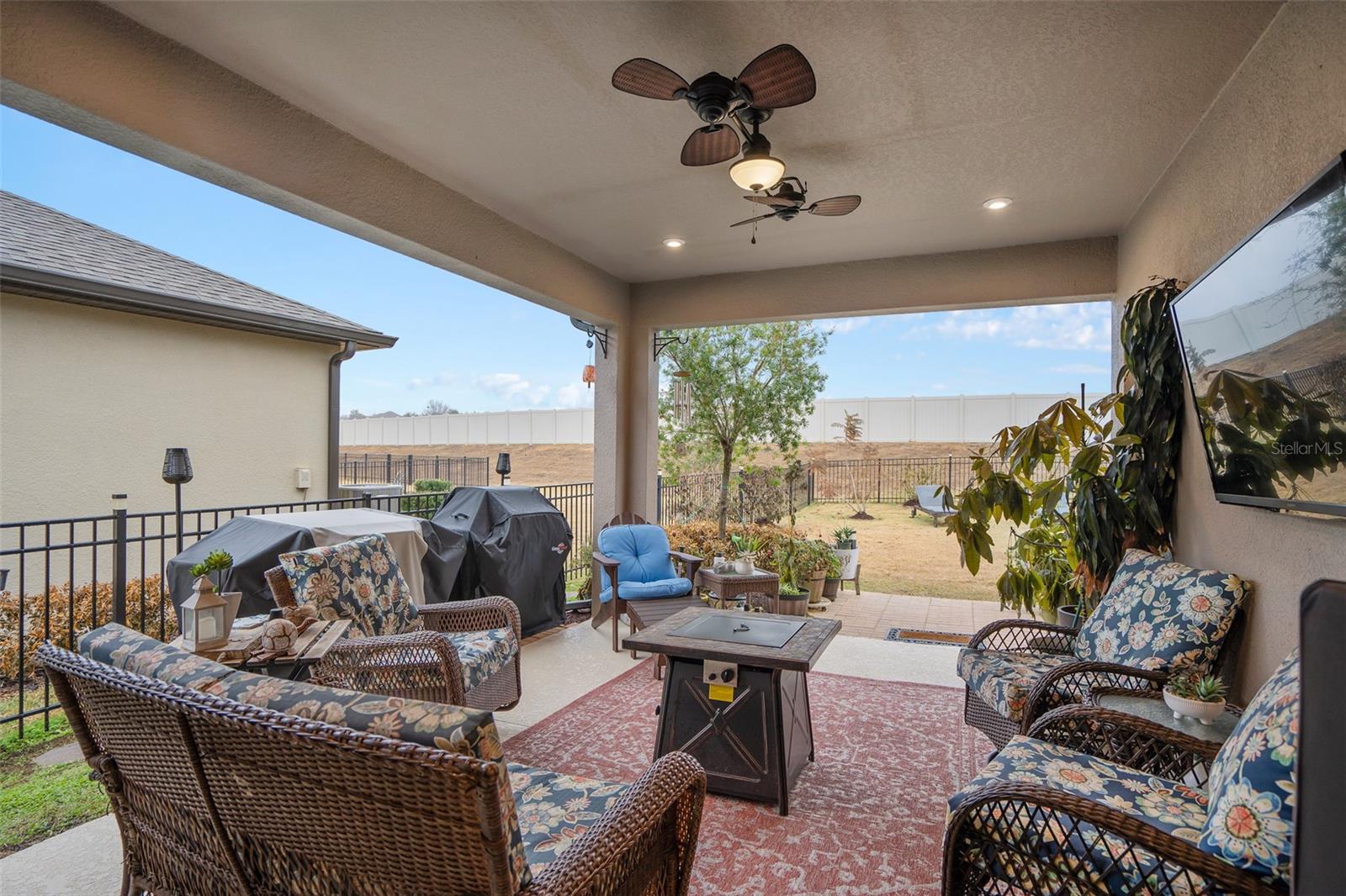 Image 24 of 67 For 915 Braewood Drive