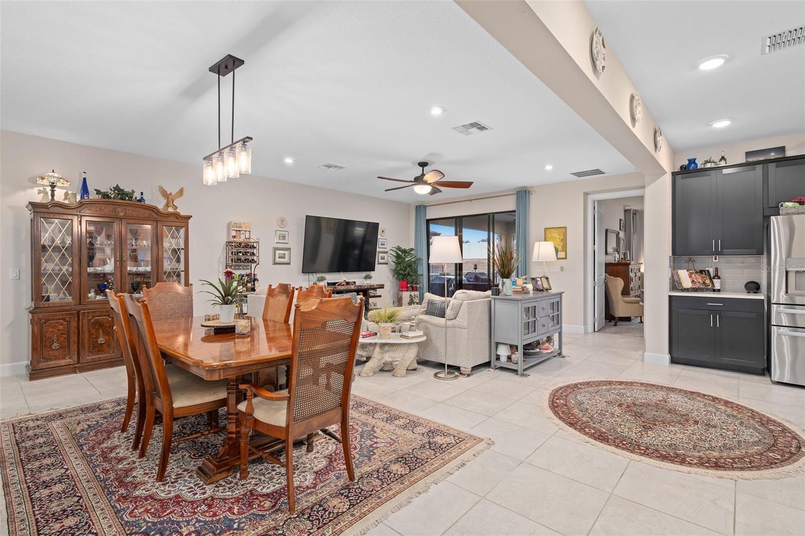 Image 4 of 67 For 915 Braewood Drive