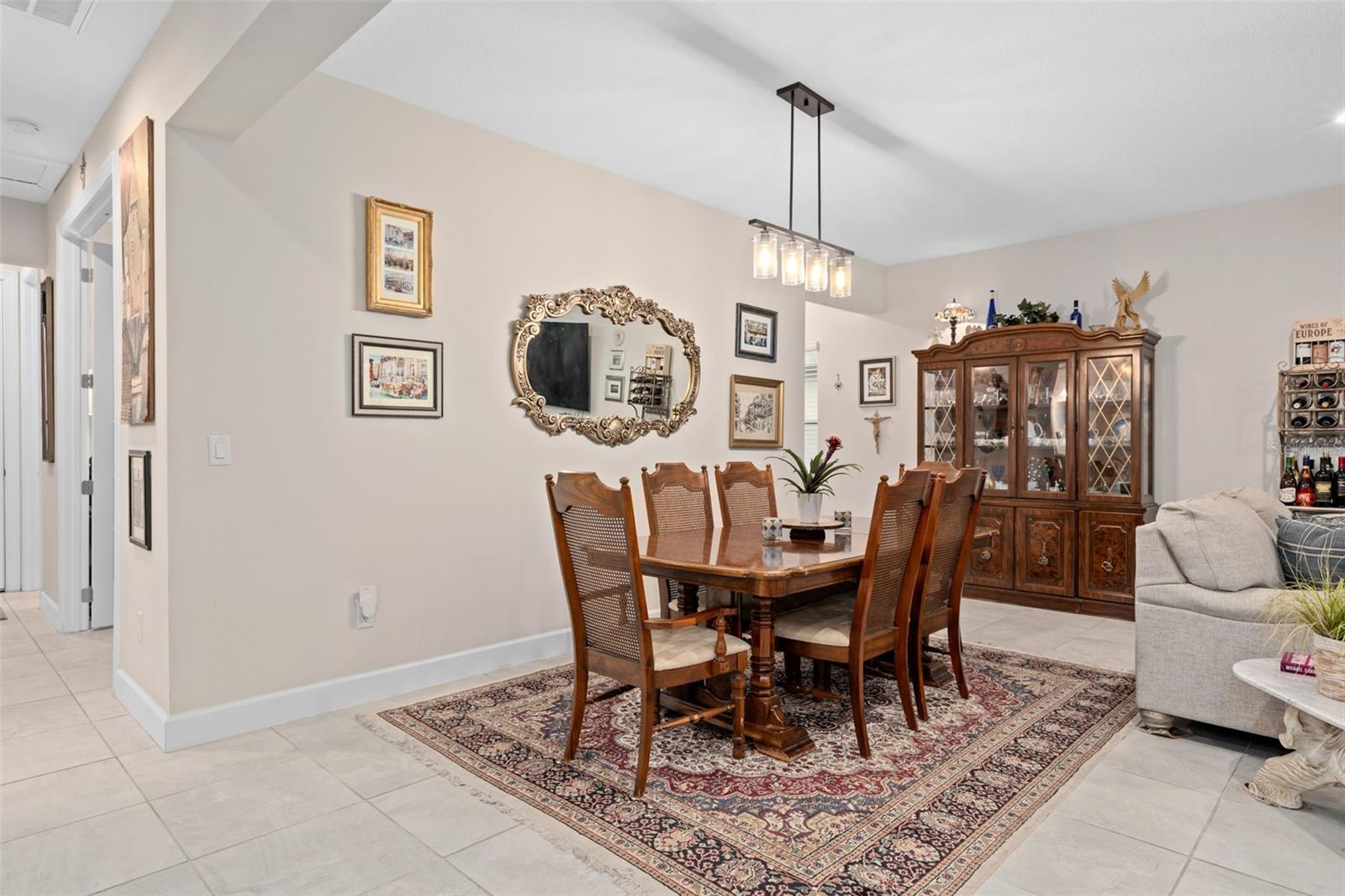 Image 5 of 67 For 915 Braewood Drive