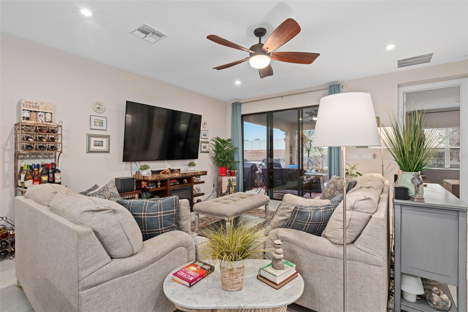 Image 6 of 67 For 915 Braewood Drive