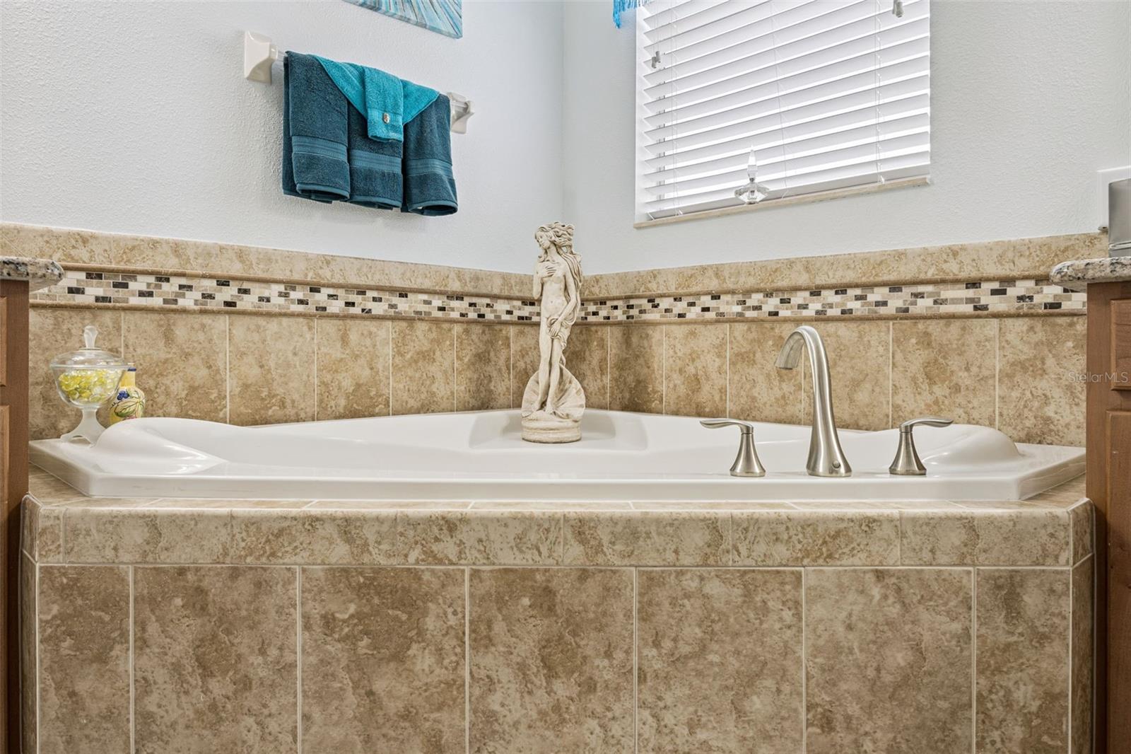 Image 12 of 32 For 4027 Serena Lane