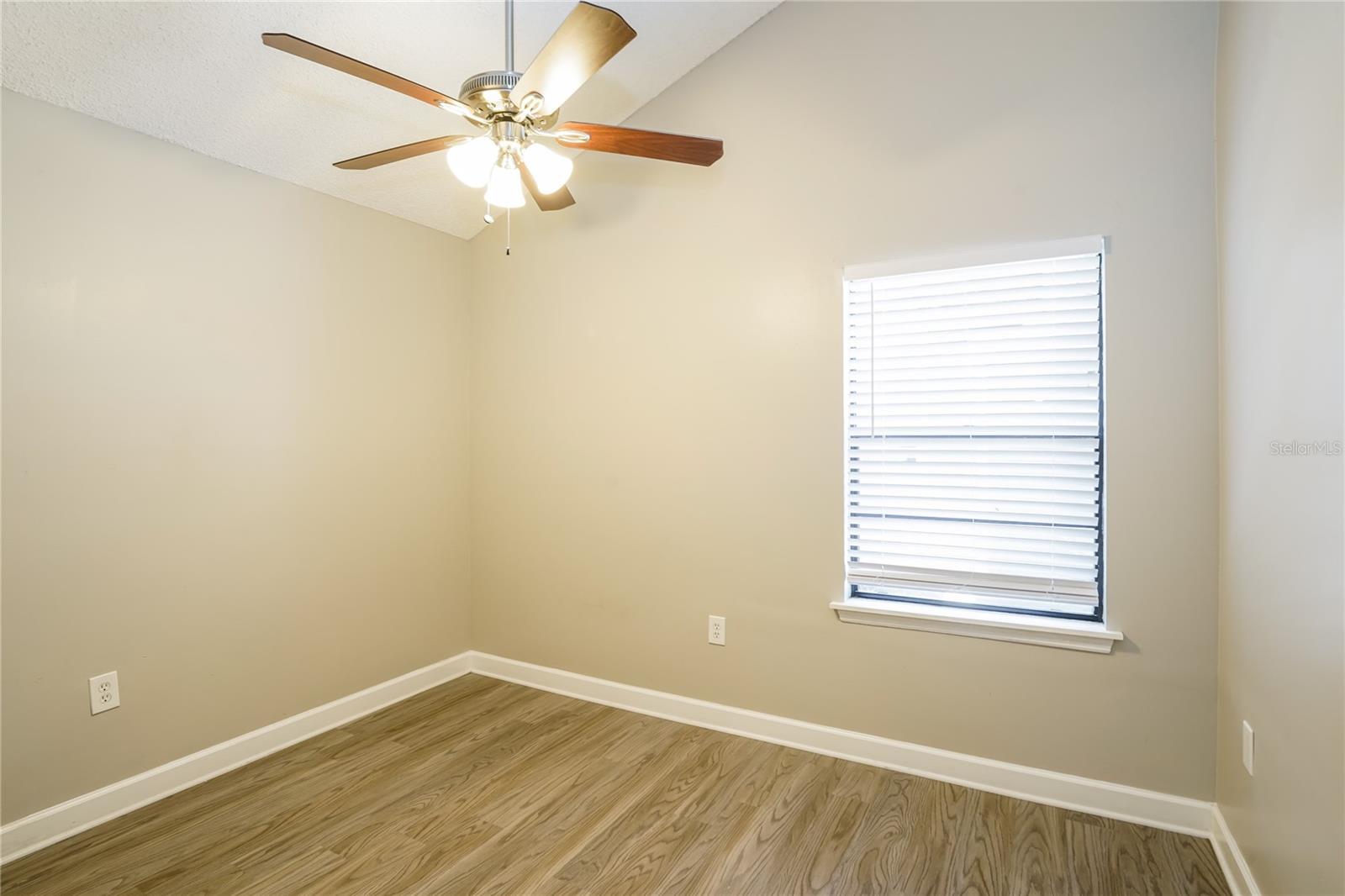 Image 11 of 16 For 5007 Swallow Drive