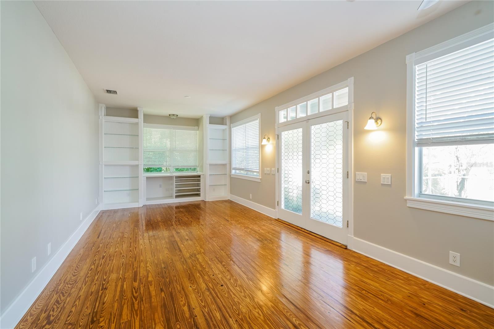 Image 6 of 16 For 5007 Swallow Drive