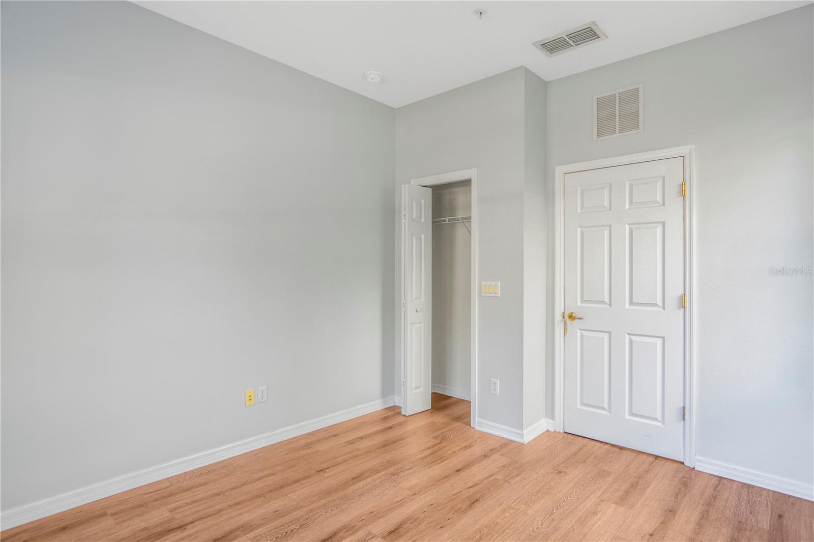 Image 15 of 65 For 4940 Luge Ln