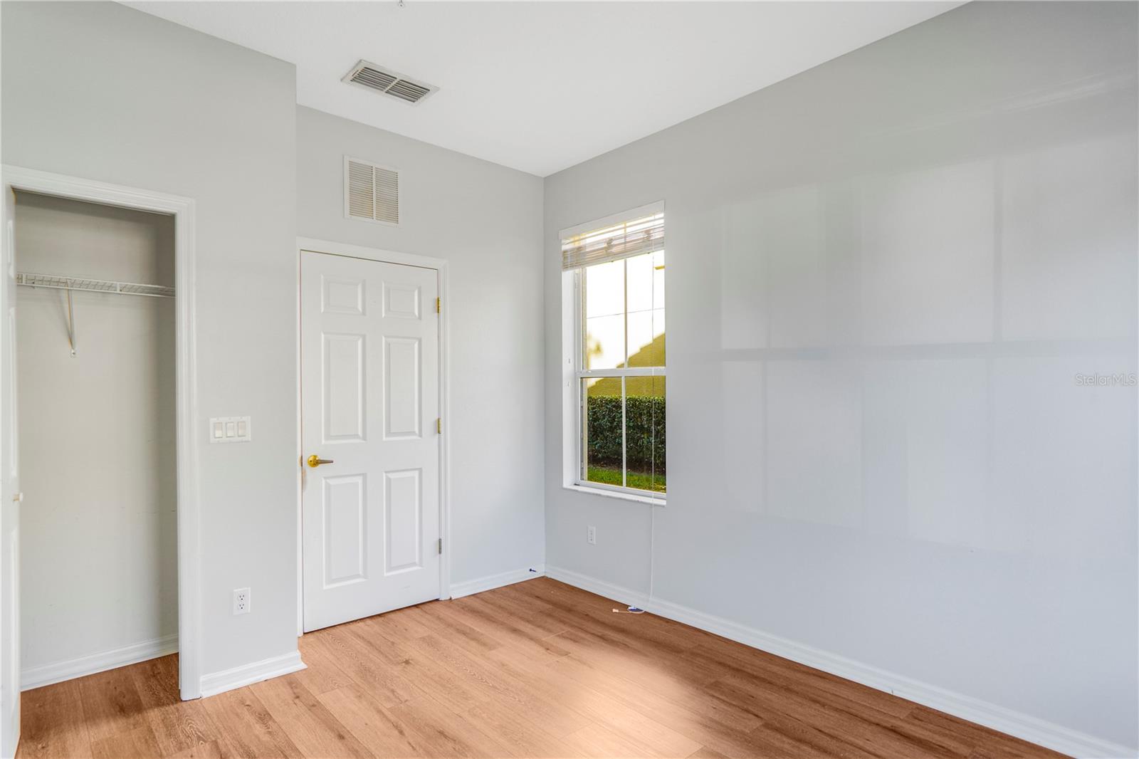 Image 16 of 65 For 4940 Luge Ln