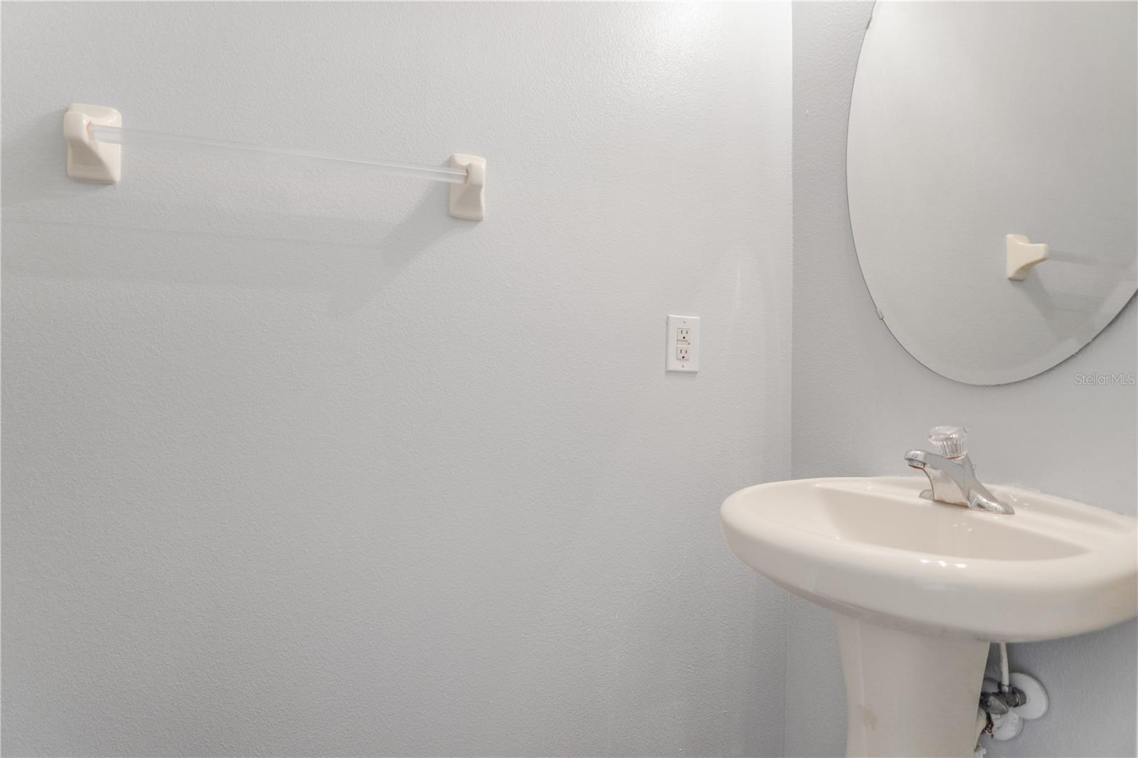 Image 19 of 65 For 4940 Luge Ln