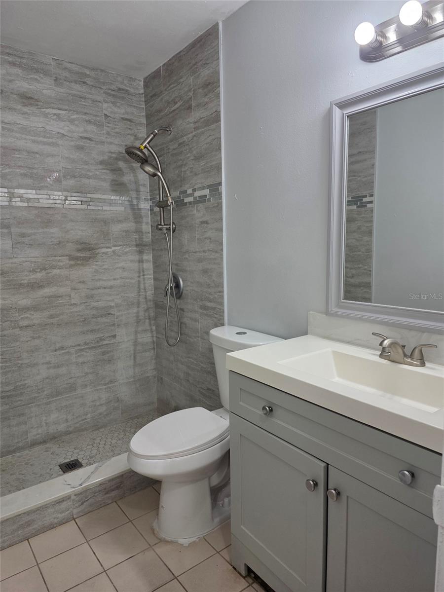 Image 6 of 12 For 6035 Oleander Drive