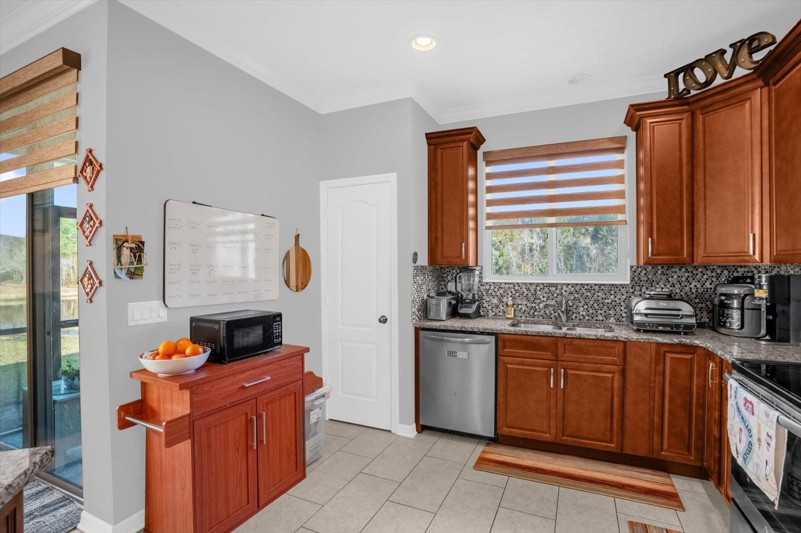 Image 10 of 42 For 2749 Econ Landing Boulevard