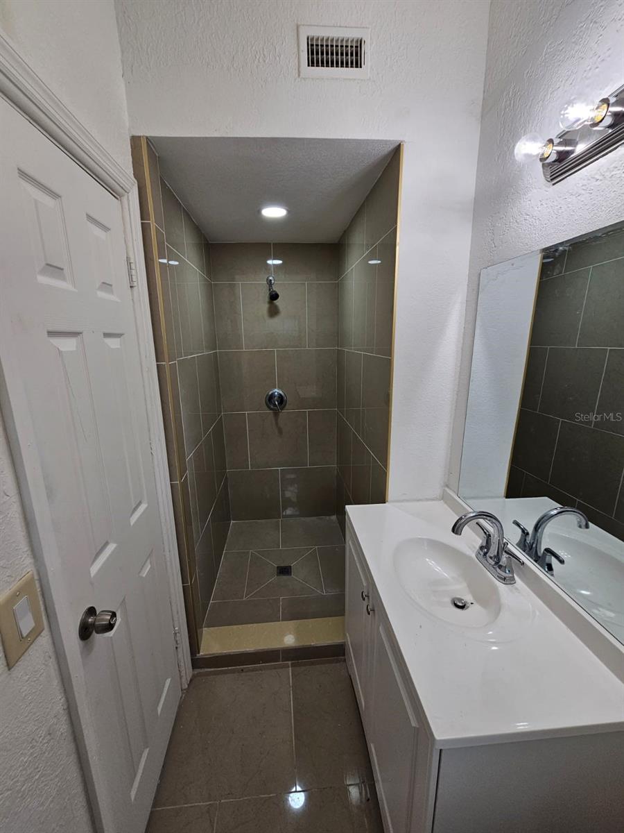 Image 18 of 19 For 7614 Bell Boulevard