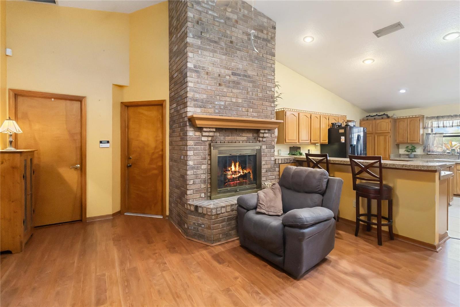 Image 13 of 42 For 18711 Northcliff Street