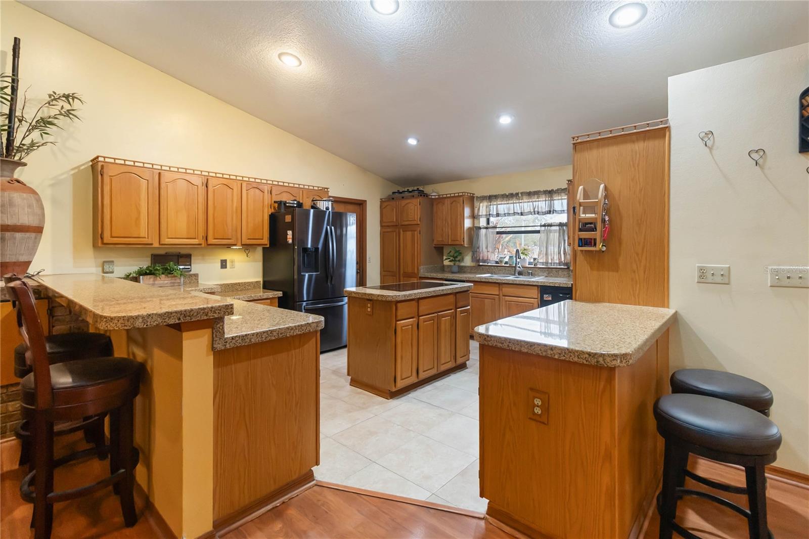 Image 15 of 42 For 18711 Northcliff Street