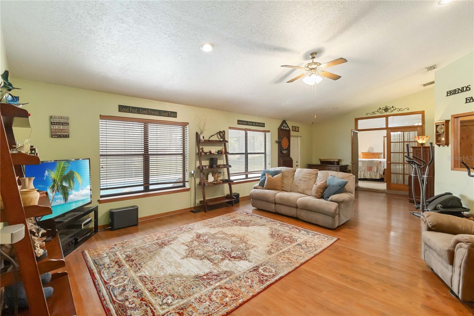 Image 19 of 42 For 18711 Northcliff Street