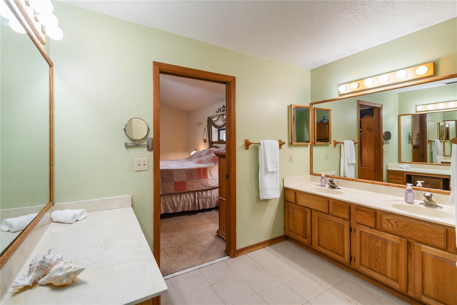 Image 23 of 42 For 18711 Northcliff Street