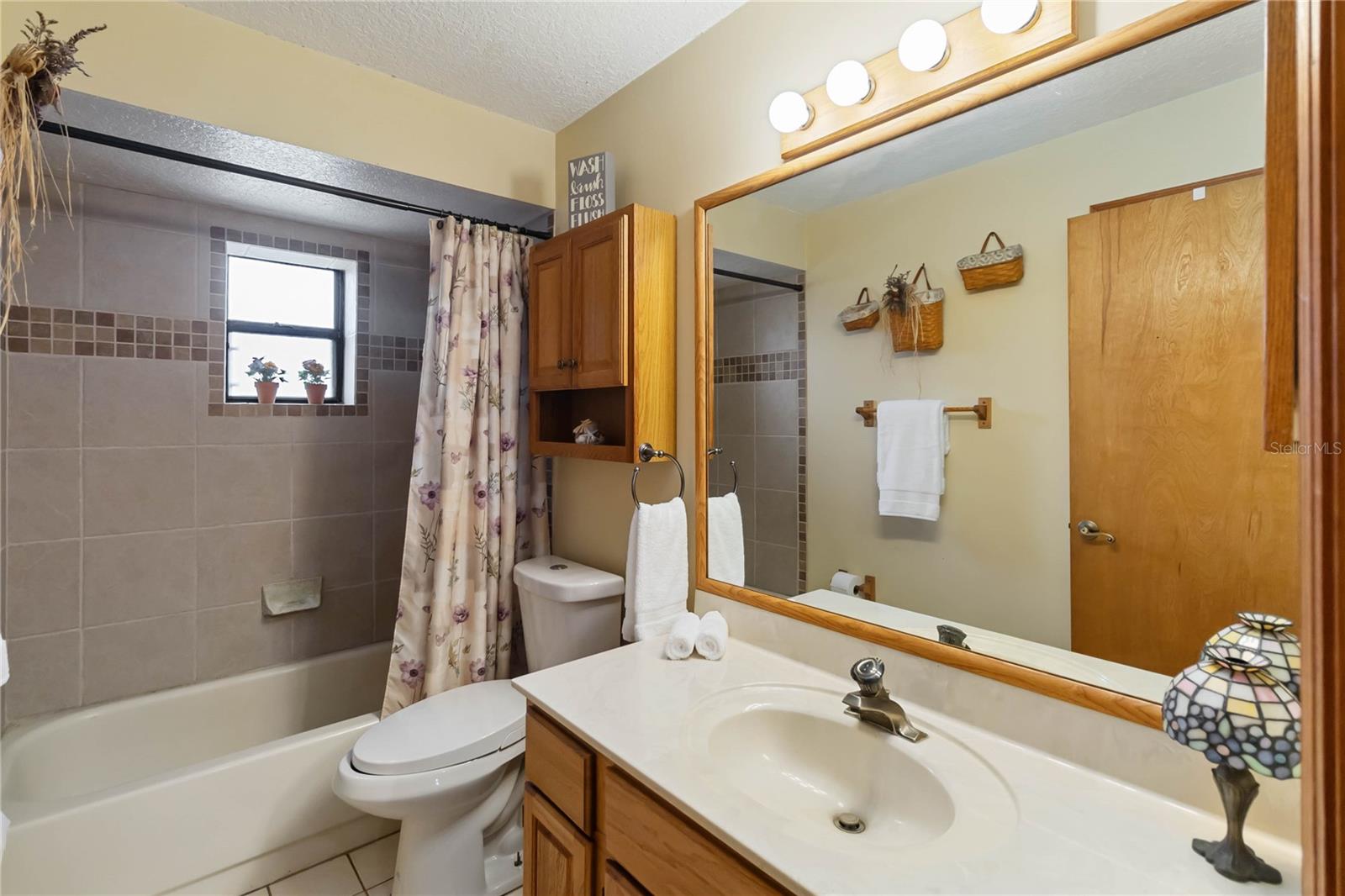 Image 28 of 42 For 18711 Northcliff Street