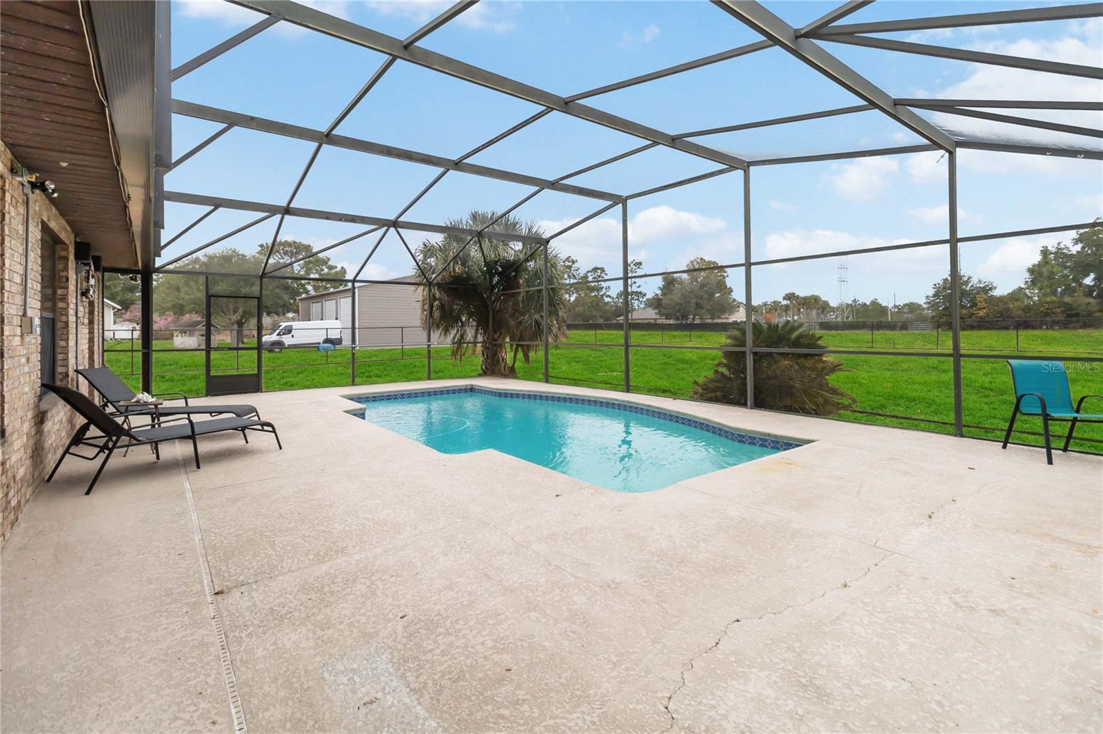 Image 32 of 42 For 18711 Northcliff Street