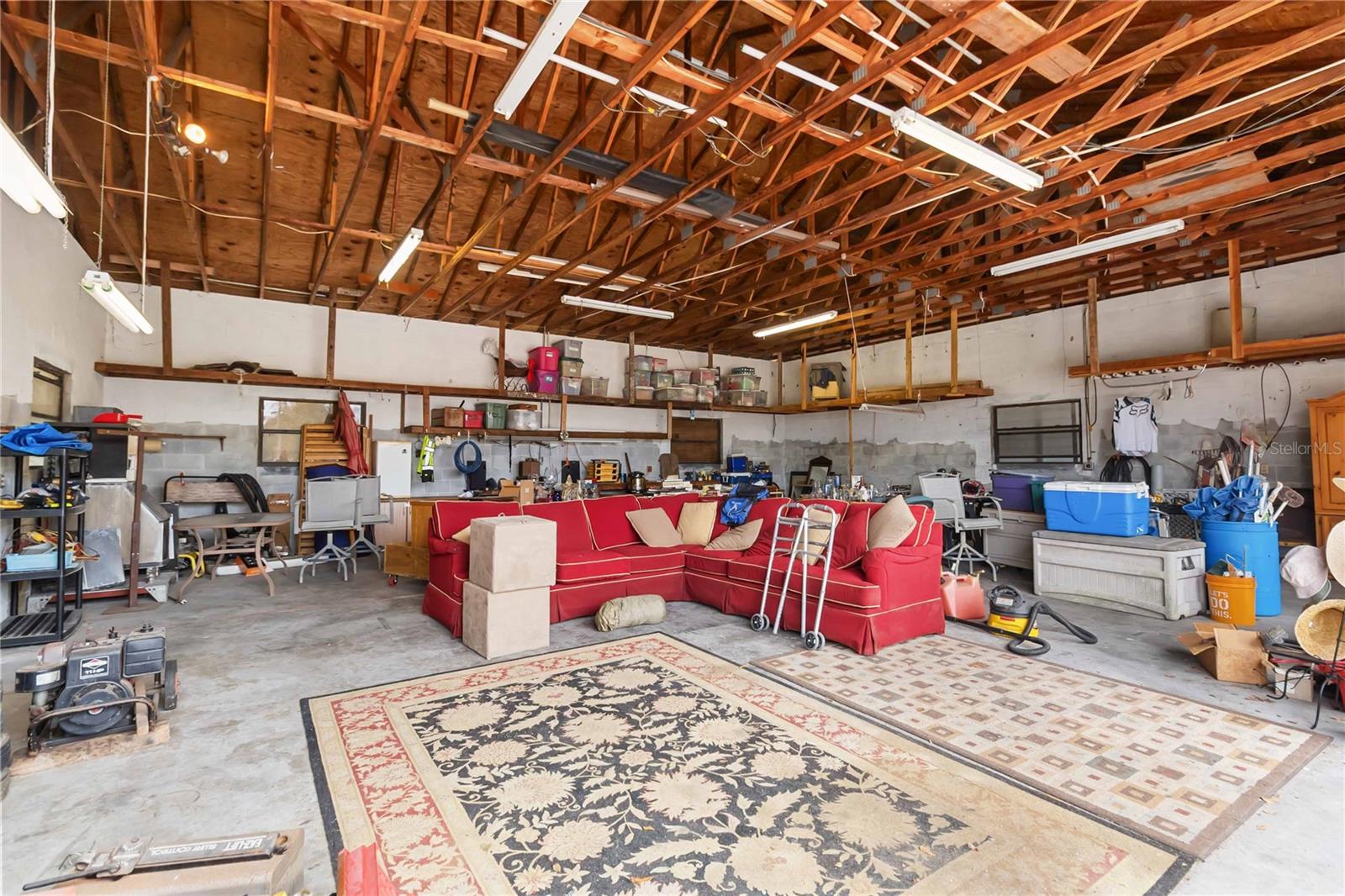 Image 33 of 42 For 18711 Northcliff Street