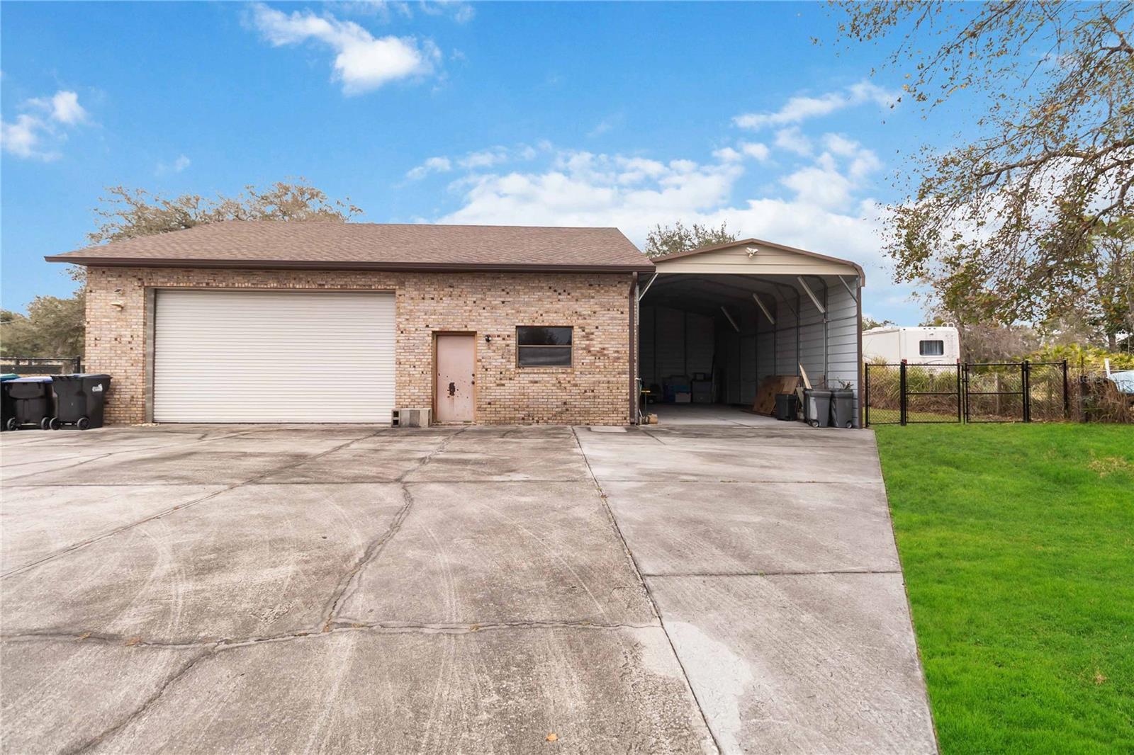 Image 4 of 42 For 18711 Northcliff Street