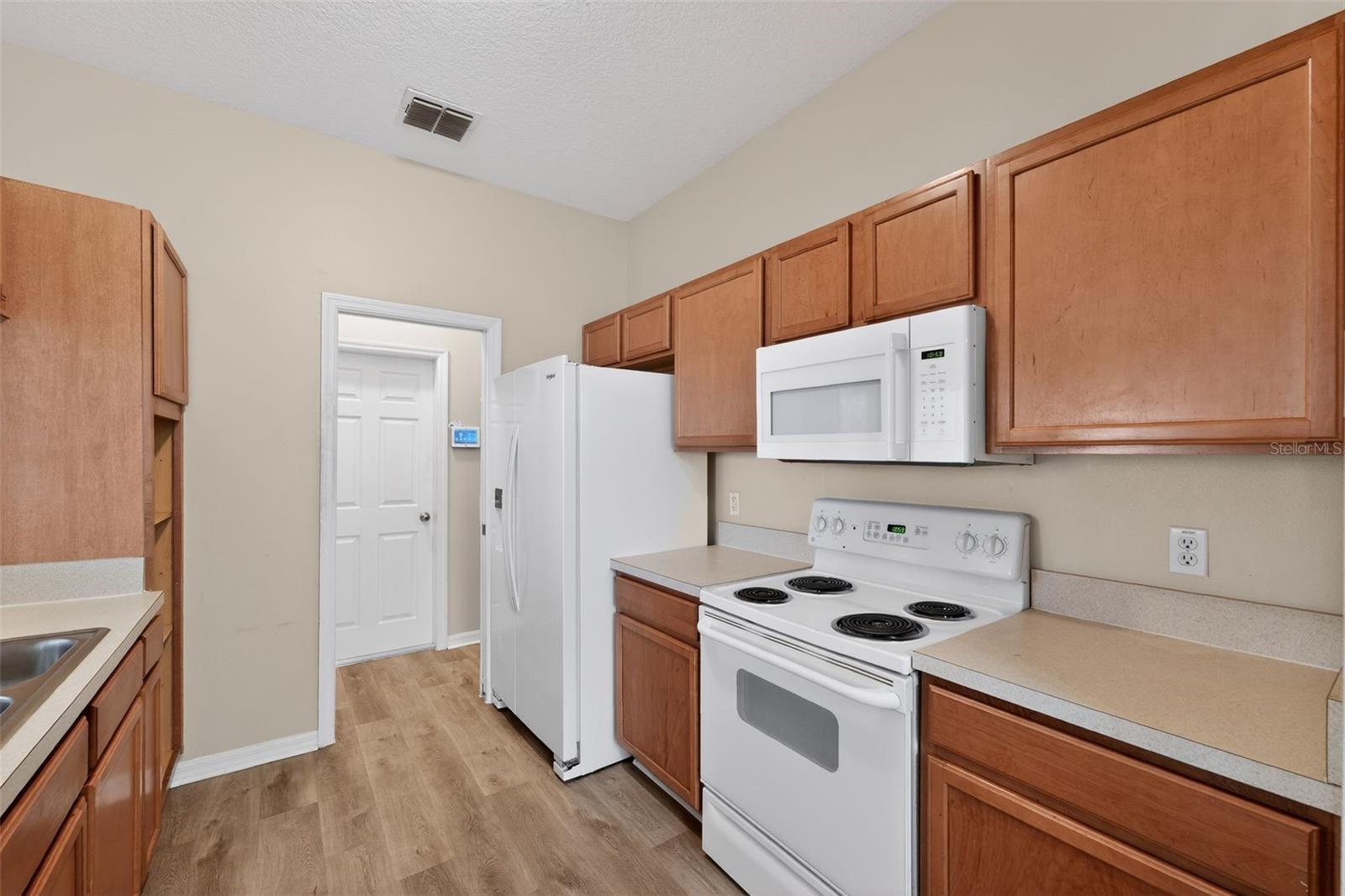 Image 10 of 21 For 4301 Paradise Cove Court