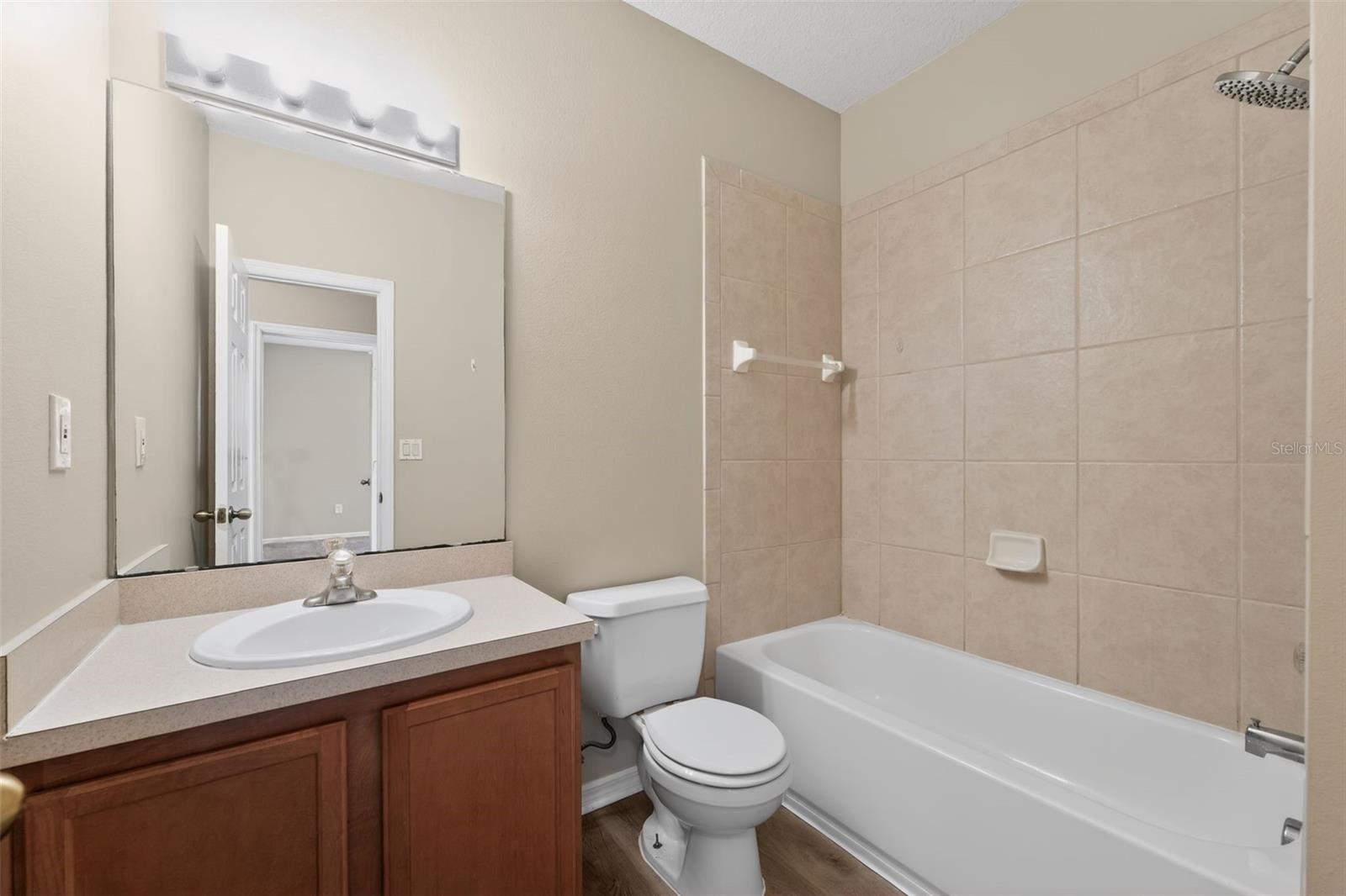 Image 18 of 21 For 4301 Paradise Cove Court