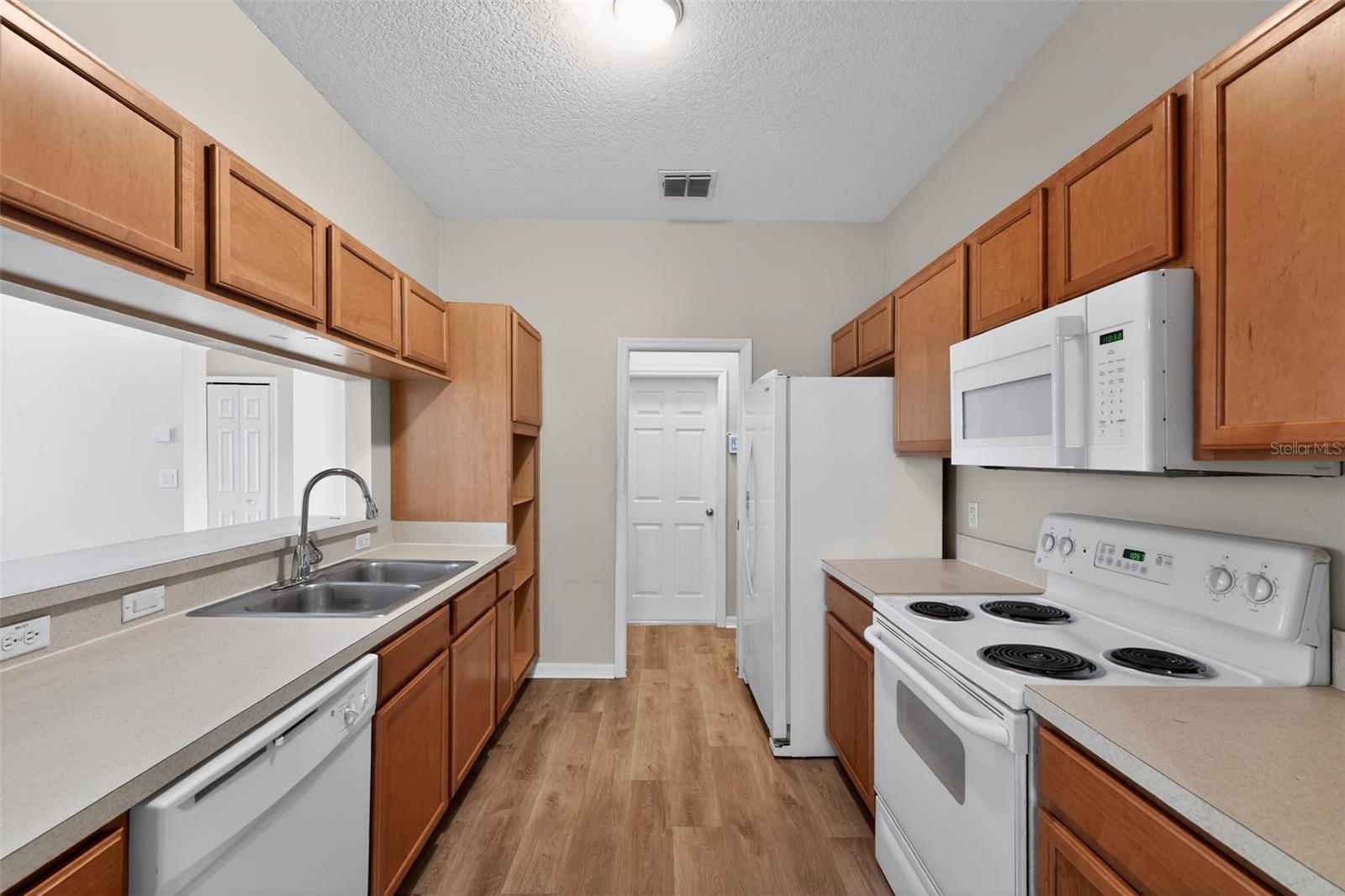 Image 9 of 21 For 4301 Paradise Cove Court