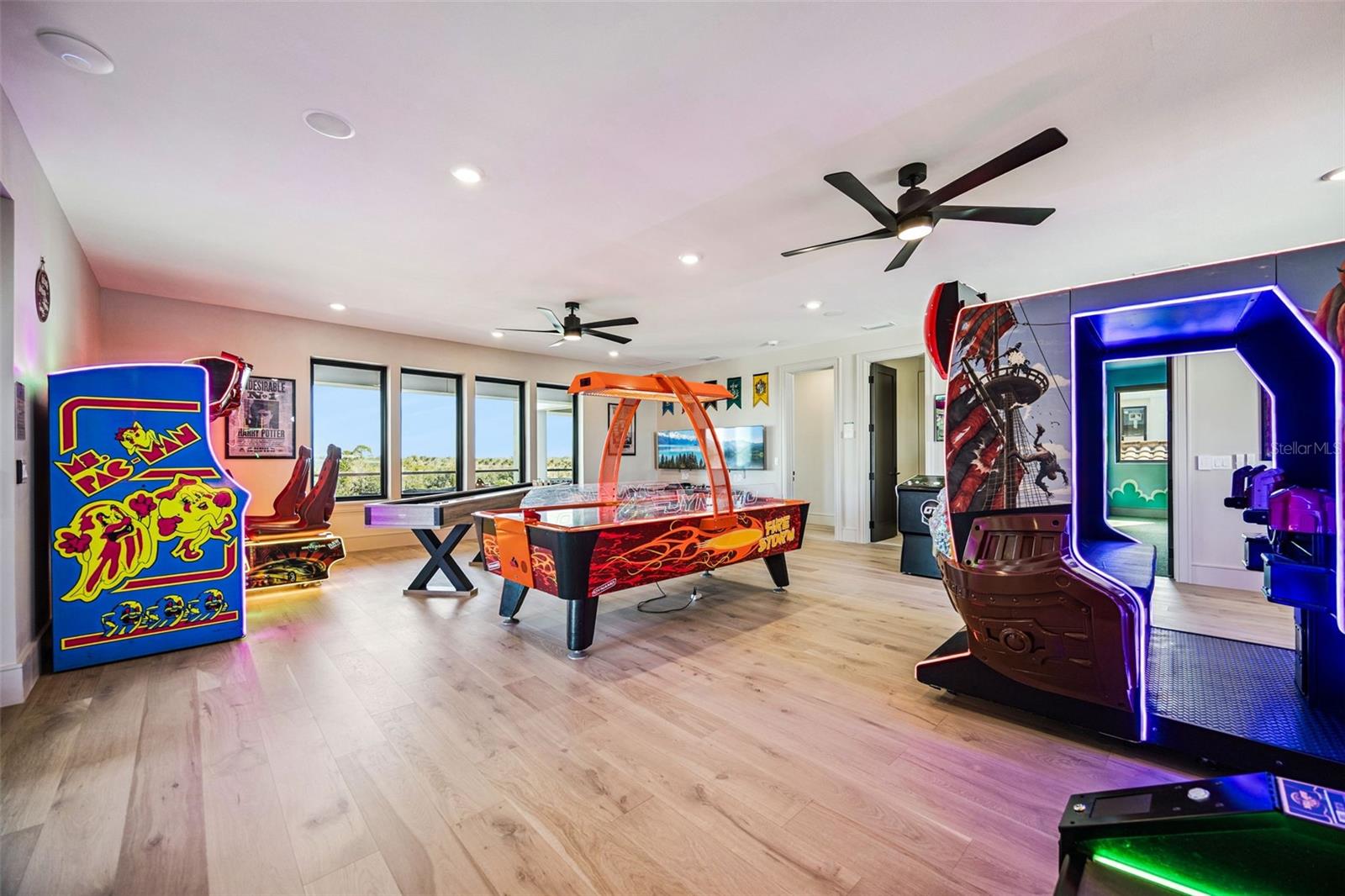 Image 22 of 64 For 805 Golden Bear Drive