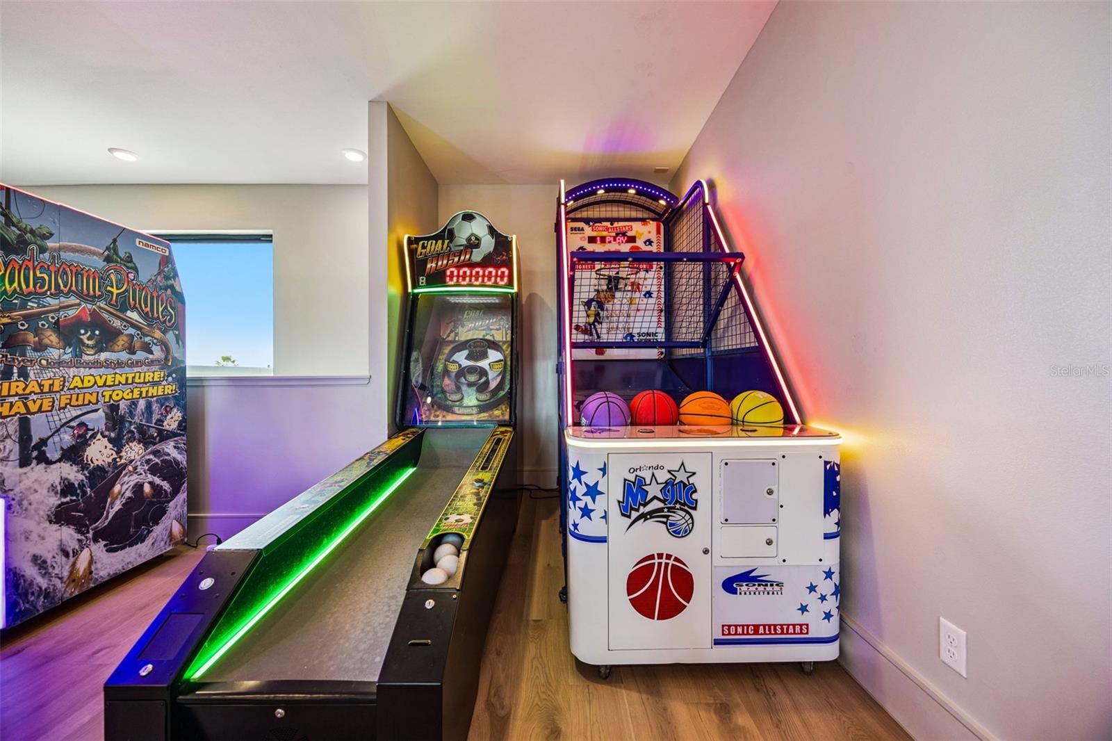 Image 23 of 64 For 805 Golden Bear Drive