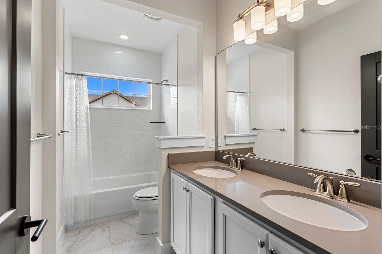 Image 26 of 46 For 8276 Modiano Street