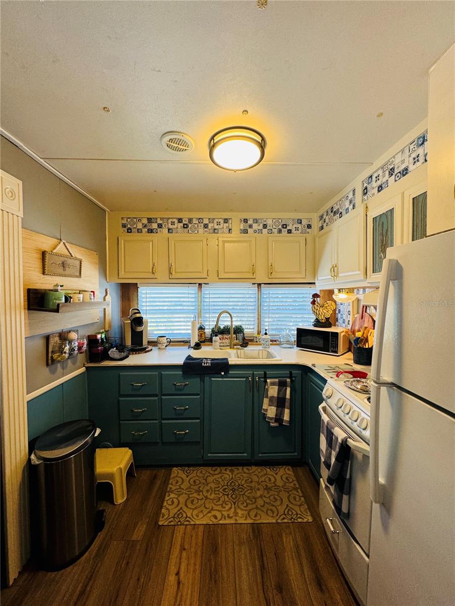 Image 19 of 60 For 411 St George Drive