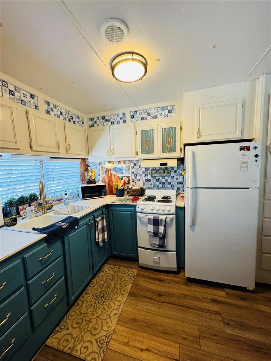 Image 20 of 60 For 411 St George Drive