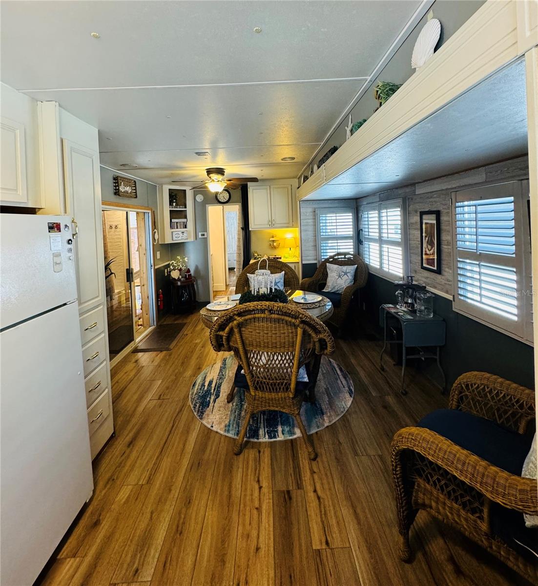 Image 21 of 60 For 411 St George Drive