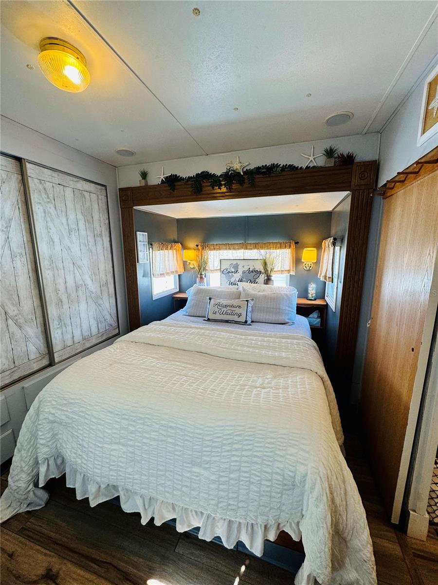 Image 22 of 60 For 411 St George Drive